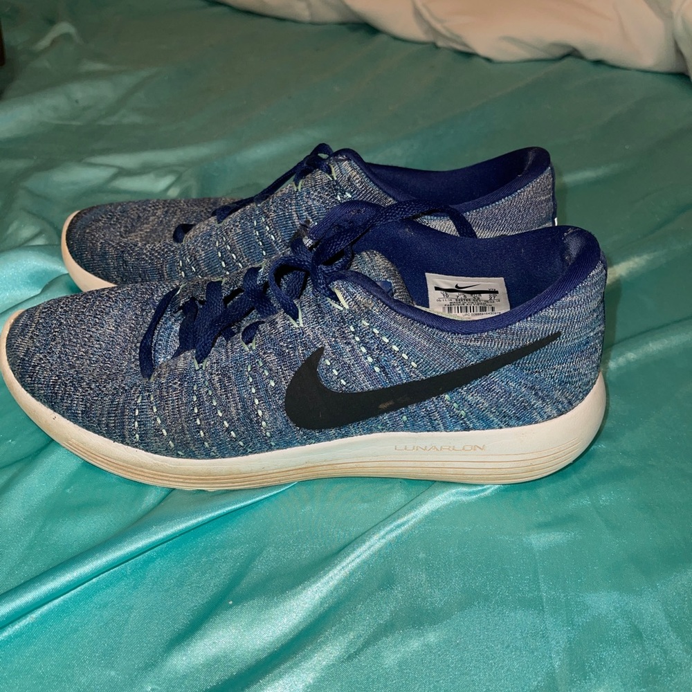 Nike Tennis Shoes